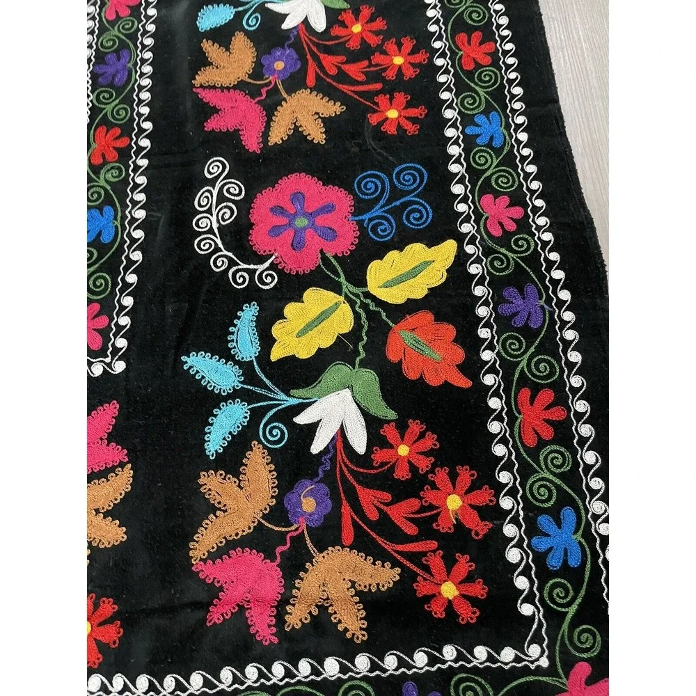 Vtg‎ Uzbek Suzani Handmade Embroidery on Velvet Tablecloth Wall Hanging 53